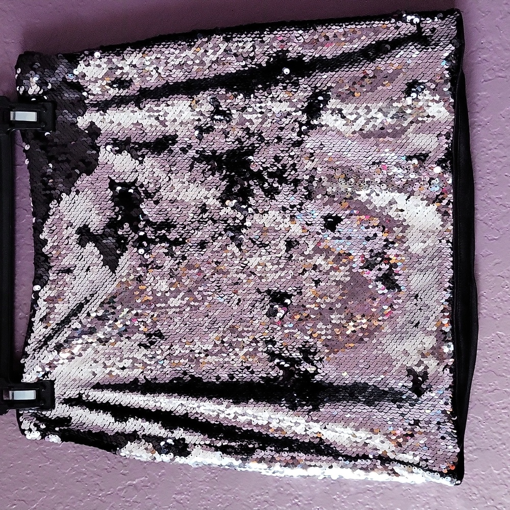Forever 21 Black and Silver Sequin Skirt